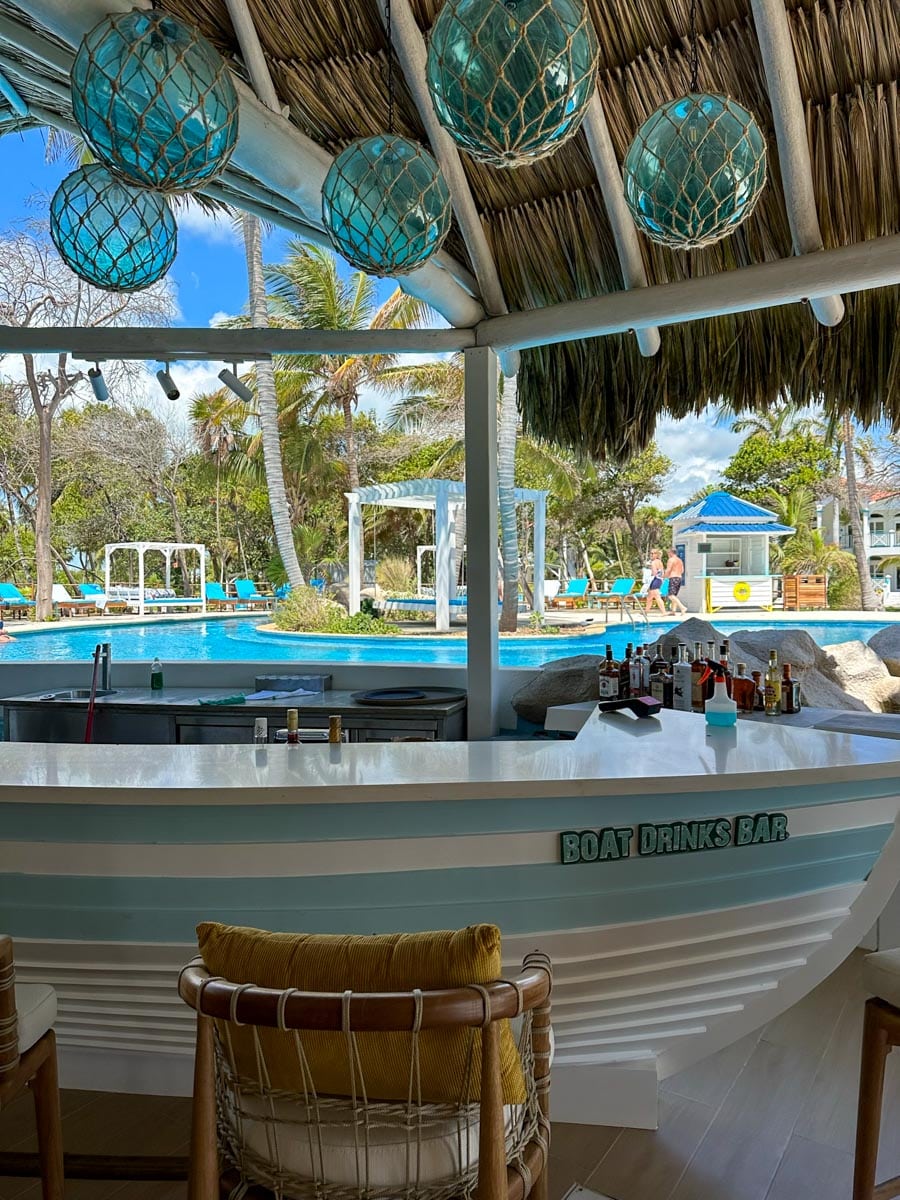 Swim up bar Margaritaville
